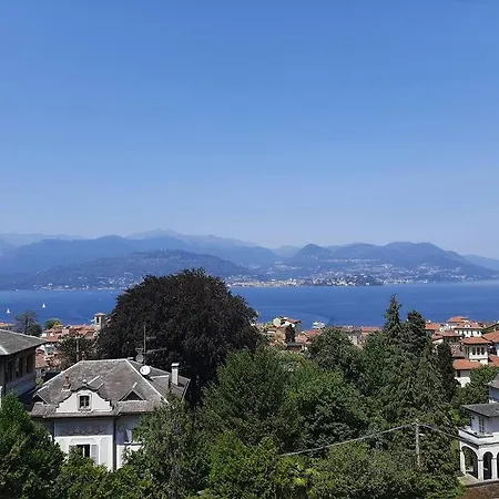 Apartment La Finestra Sul - In Con Vista E Posto Auto Coperto Stresa